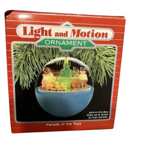 Hallmark‎ Parade of the Toys Keepsake Magic Christmas Light and Motion Ornament - Picture 1 of 2